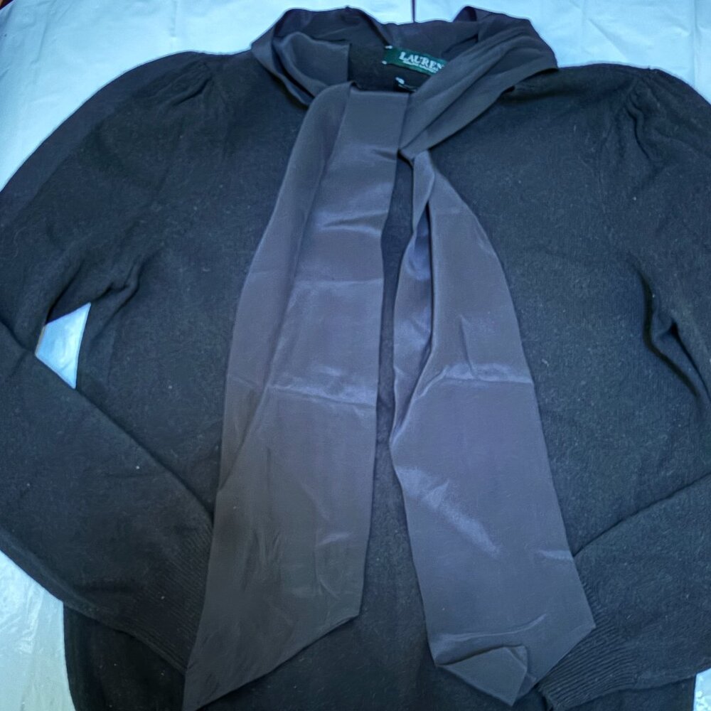 Ralph Lauren Woman Sz M Cashmere Sweater with Detachable tie Black $220 - Picture 2 of 5